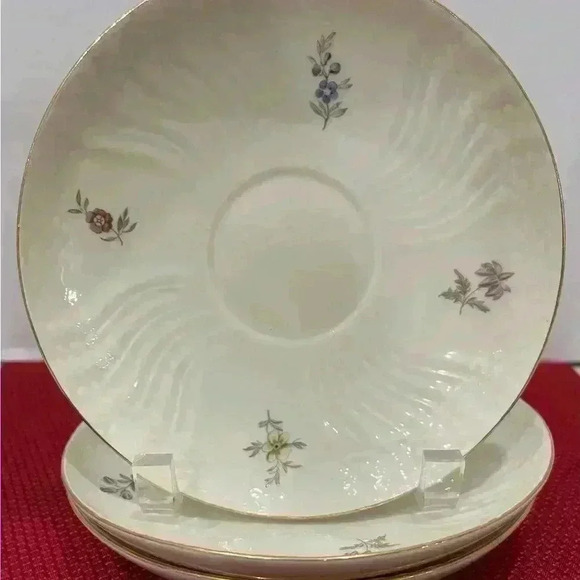 Royal Copenhagen Frijsenborg set of 3 saucers for the flat cream soup bowl. - Picture 2 of 2